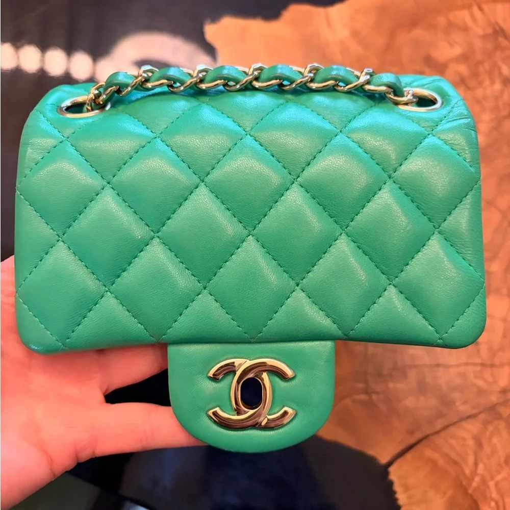 CHANEL 💯 Authentic Emerald Green Quilted Mini Flap Bag with Silver Hardware rare - Picture 4 of 16